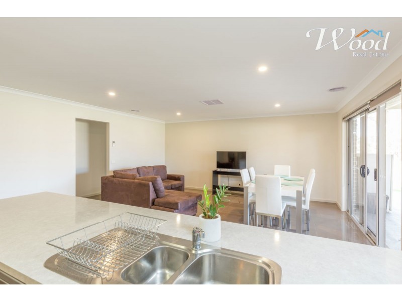 230 Vickers Road, Lavington NSW 2641