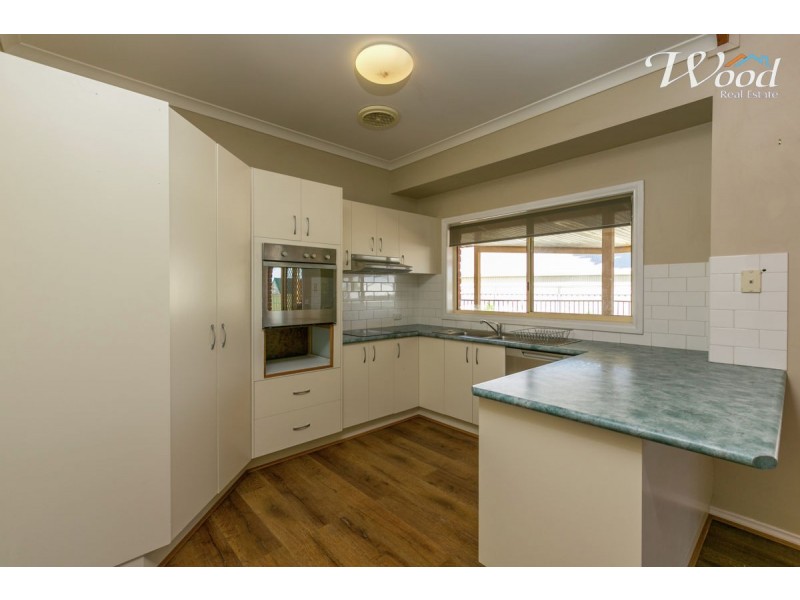 3 Dirru Court, Lavington NSW 2641