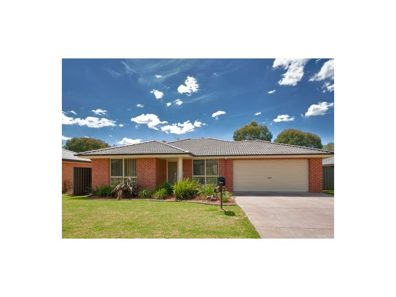 10 Wills Crt, Thurgoona NSW 2640