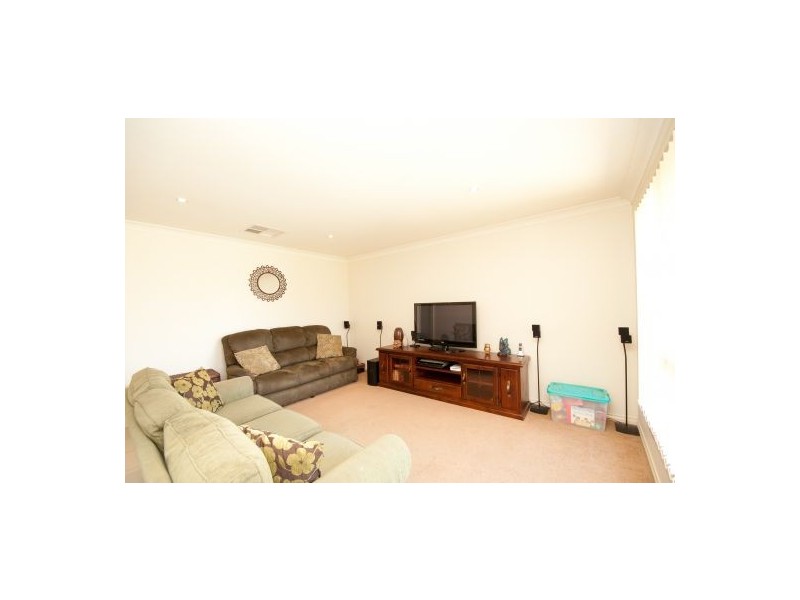 10 Wills Crt, Thurgoona NSW 2640