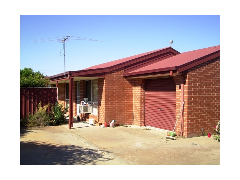 2/279 Kooba Street, North Albury NSW 2640