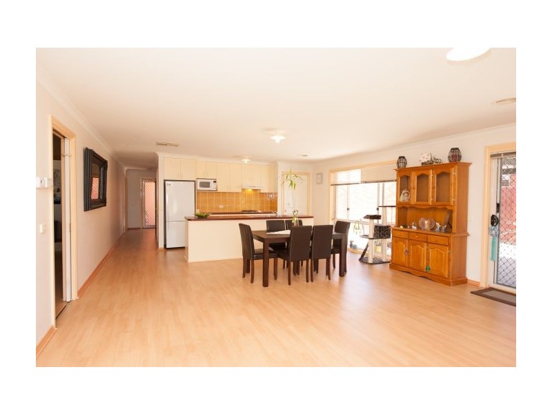 11 Beaus Court, East Albury NSW 2640