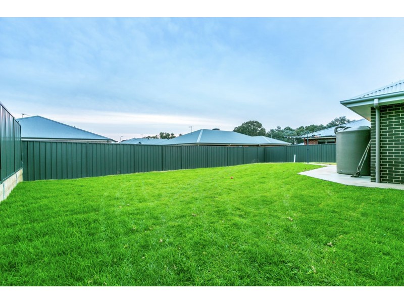 56 Riverboat Drive, Thurgoona NSW 2640