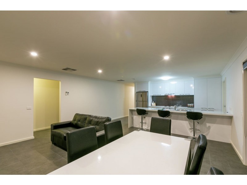 56 Riverboat Drive, Thurgoona NSW 2640