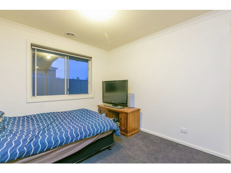 56 Riverboat Drive, Thurgoona NSW 2640