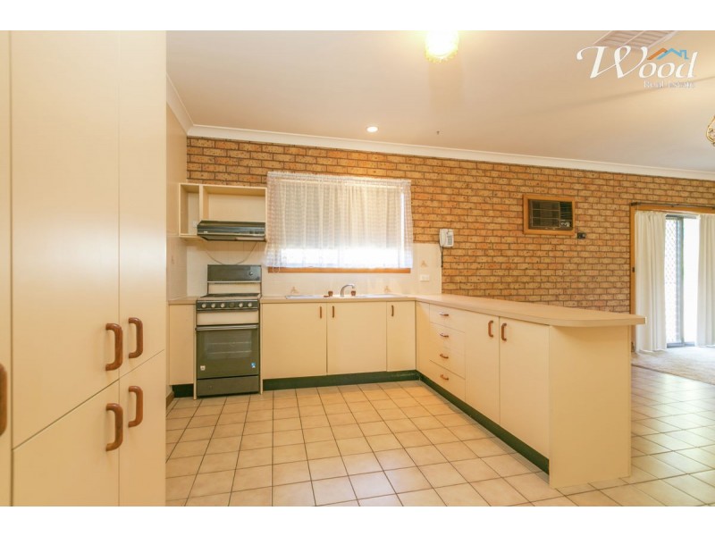 1/8 Kimberly Court, Lavington NSW 2641