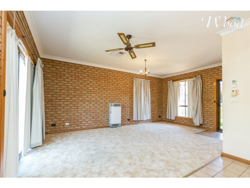 1/8 Kimberly Court, Lavington NSW 2641
