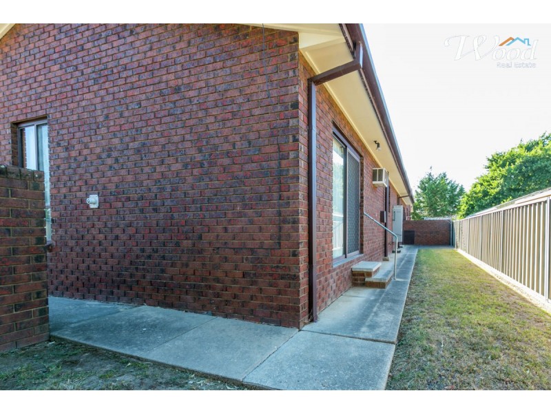 1/8 Kimberly Court, Lavington NSW 2641