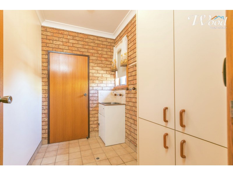 1/8 Kimberly Court, Lavington NSW 2641