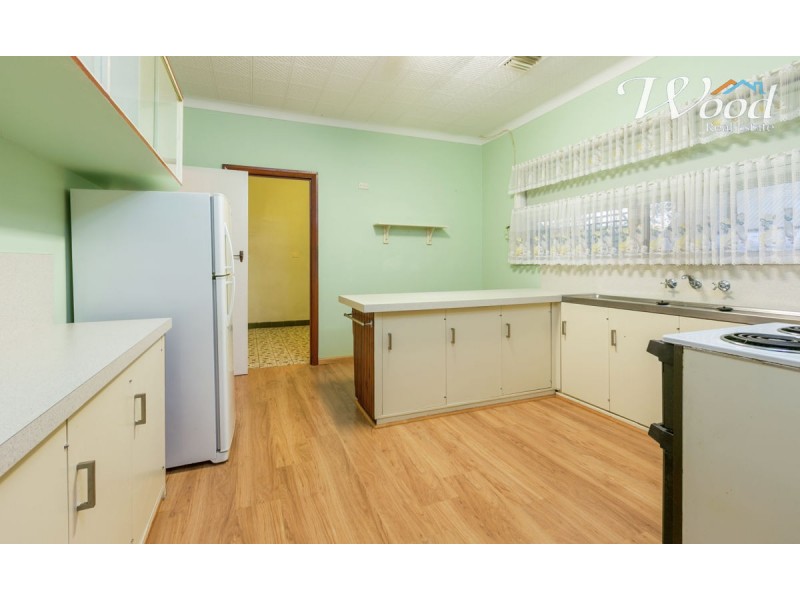 453 Kemp Street, Lavington NSW 2641