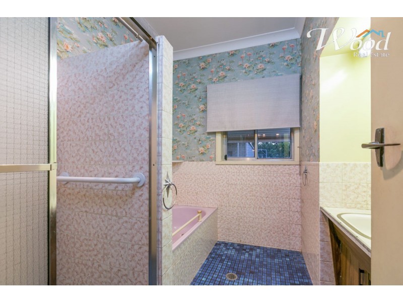 453 Kemp Street, Lavington NSW 2641