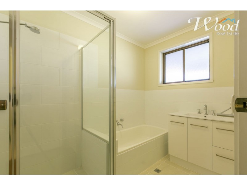 582 Prune Street, Lavington NSW 2641