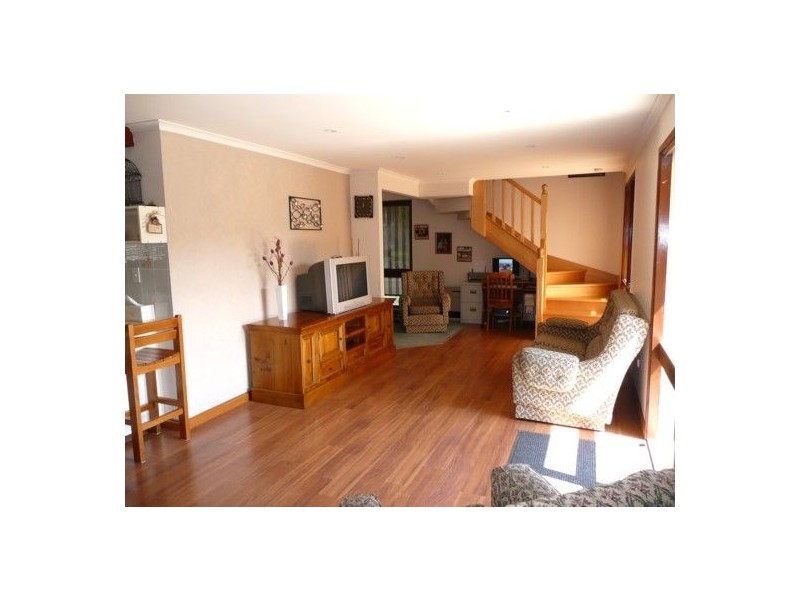 417 Poplar Dr, Lavington NSW 2641