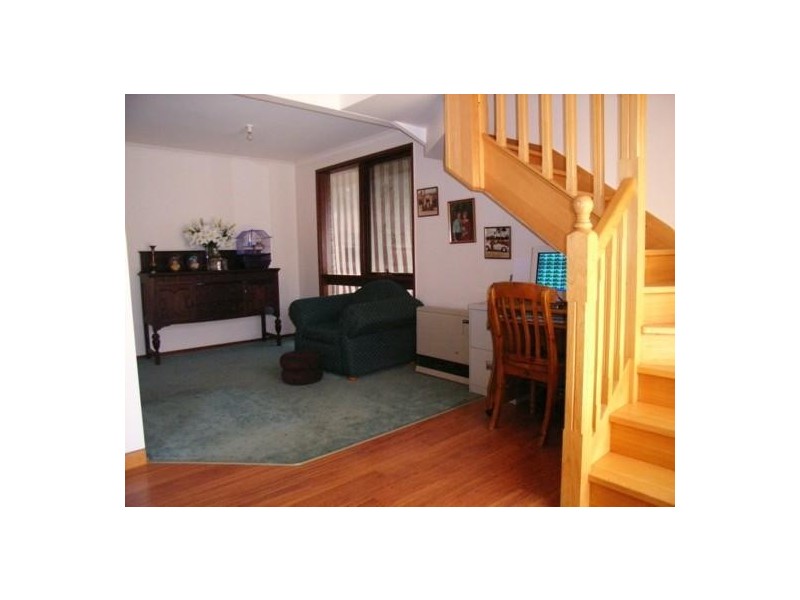 417 Poplar Dr, Lavington NSW 2641