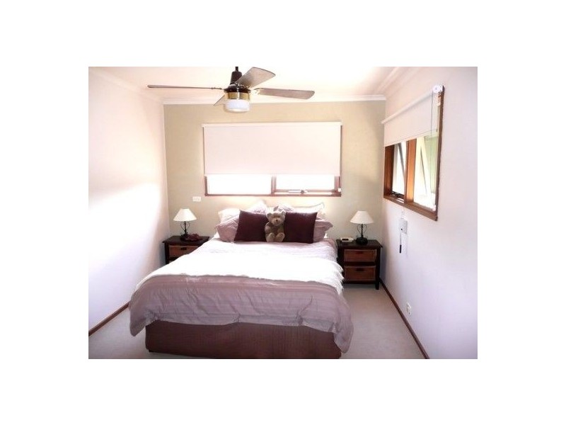 417 Poplar Dr, Lavington NSW 2641