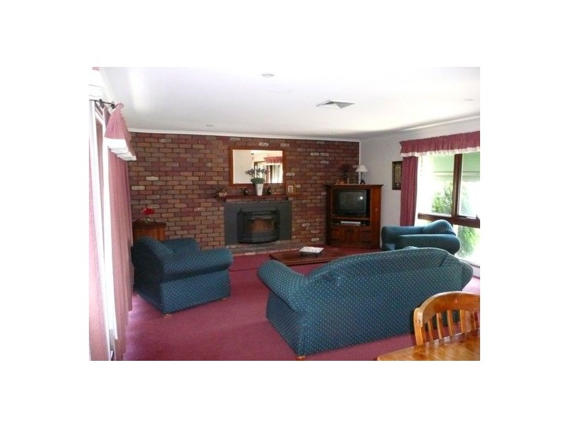 417 Poplar Dr, Lavington NSW 2641