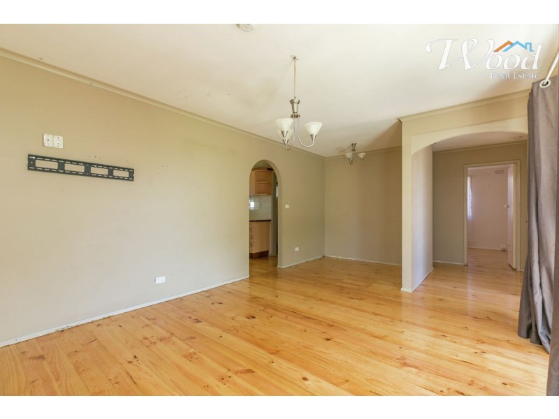 325 Haines Court, Lavington NSW 2641