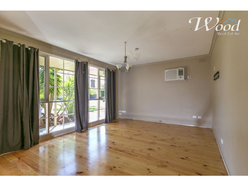 325 Haines Court, Lavington NSW 2641