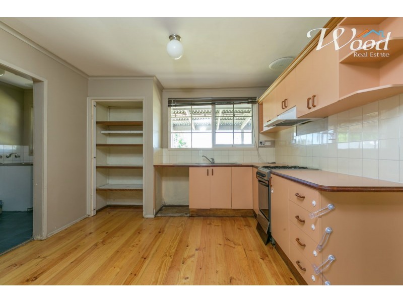 325 Haines Court, Lavington NSW 2641