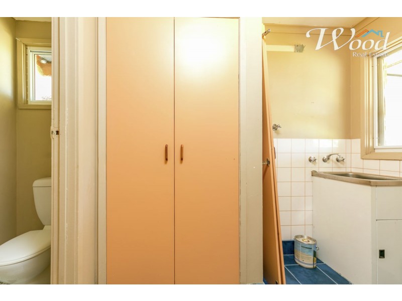 325 Haines Court, Lavington NSW 2641