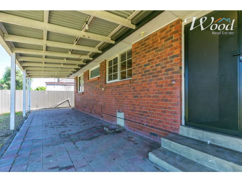 325 Haines Court, Lavington NSW 2641