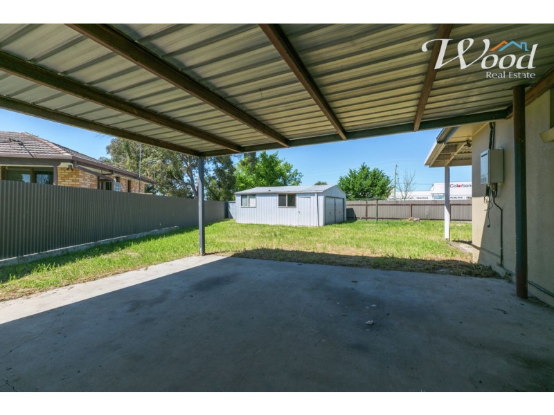 325 Haines Court, Lavington NSW 2641