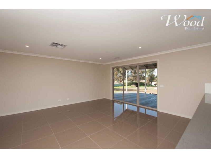 80 Wellington Drive, Thurgoona NSW 2640