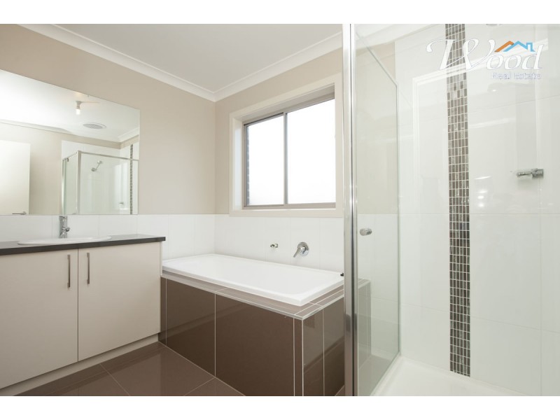 80 Wellington Drive, Thurgoona NSW 2640