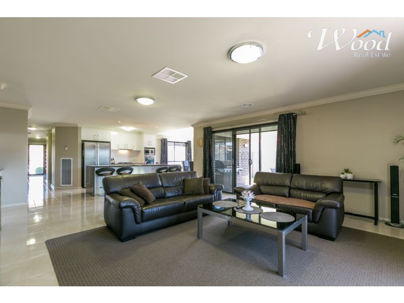79 Royce Crescent, Lavington NSW 2641