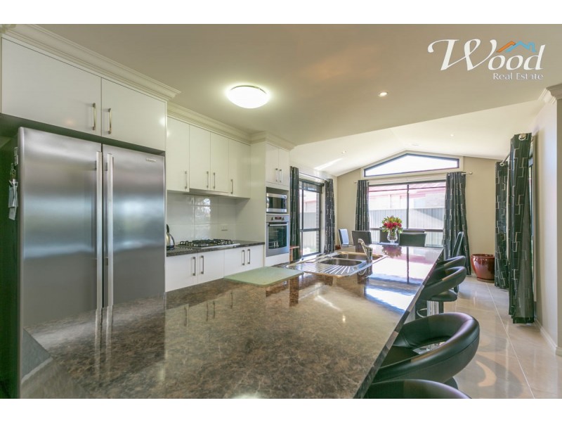 79 Royce Crescent, Lavington NSW 2641