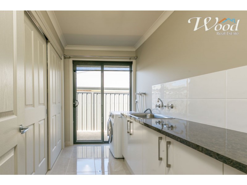 79 Royce Crescent, Lavington NSW 2641