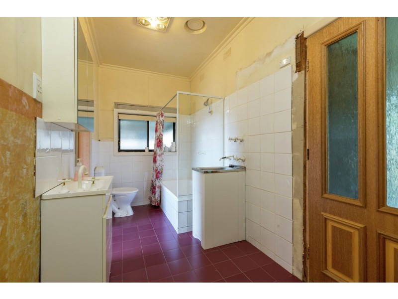523 Webb Street, Lavington NSW 2641