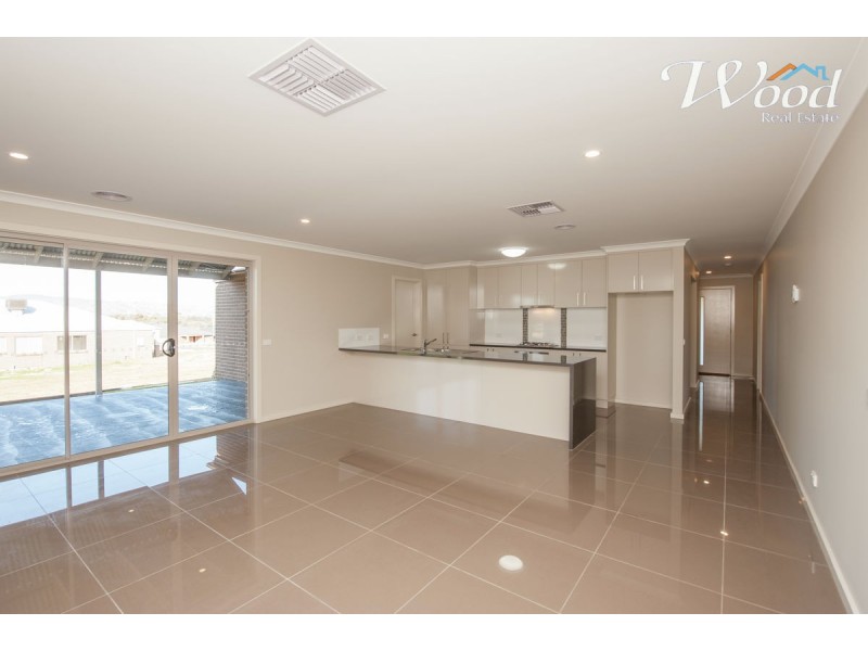 80 Wellington Drive, Thurgoona NSW 2640