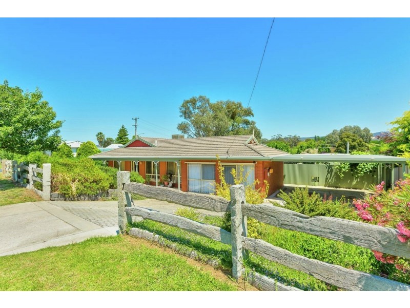 563 Hague Street, Lavington NSW 2641
