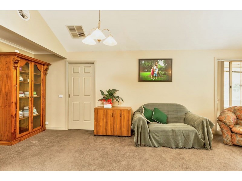 563 Hague Street, Lavington NSW 2641