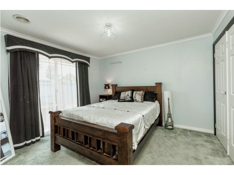 563 Hague Street, Lavington NSW 2641