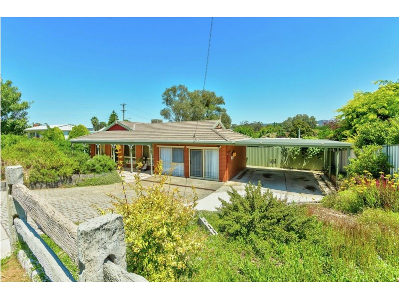 563 Hague Street, Lavington NSW 2641