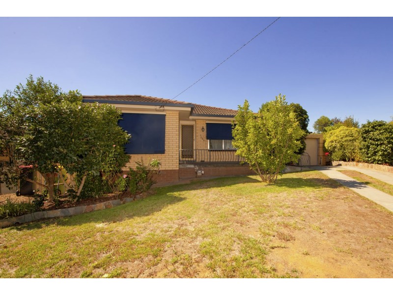 568 Noorla Place, Lavington NSW 2641