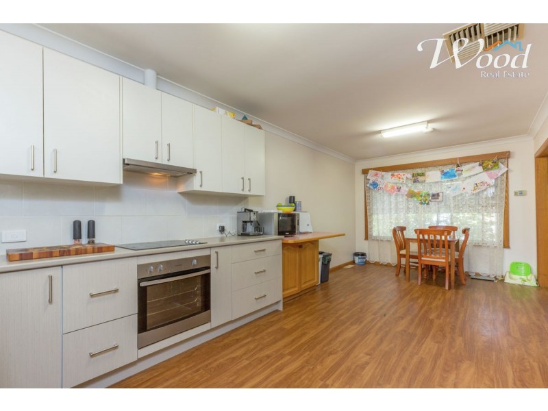 568 Noorla Place, Lavington NSW 2641