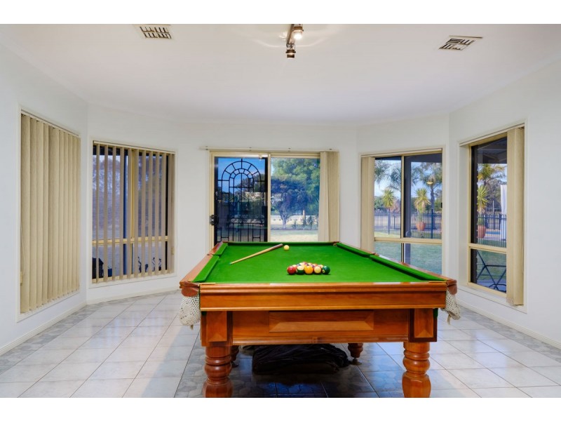 4 Allambie Road, Thurgoona NSW 2640