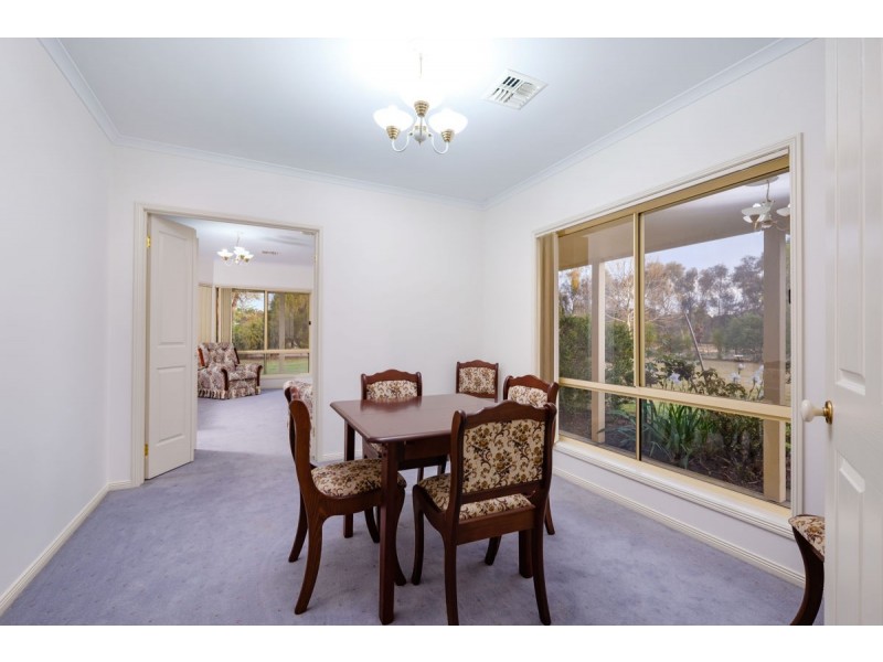 4 Allambie Road, Thurgoona NSW 2640