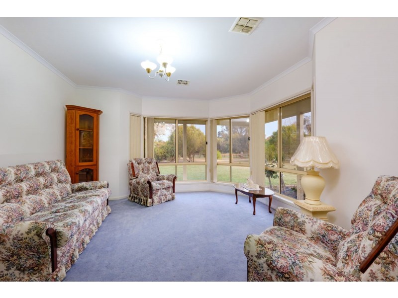 4 Allambie Road, Thurgoona NSW 2640
