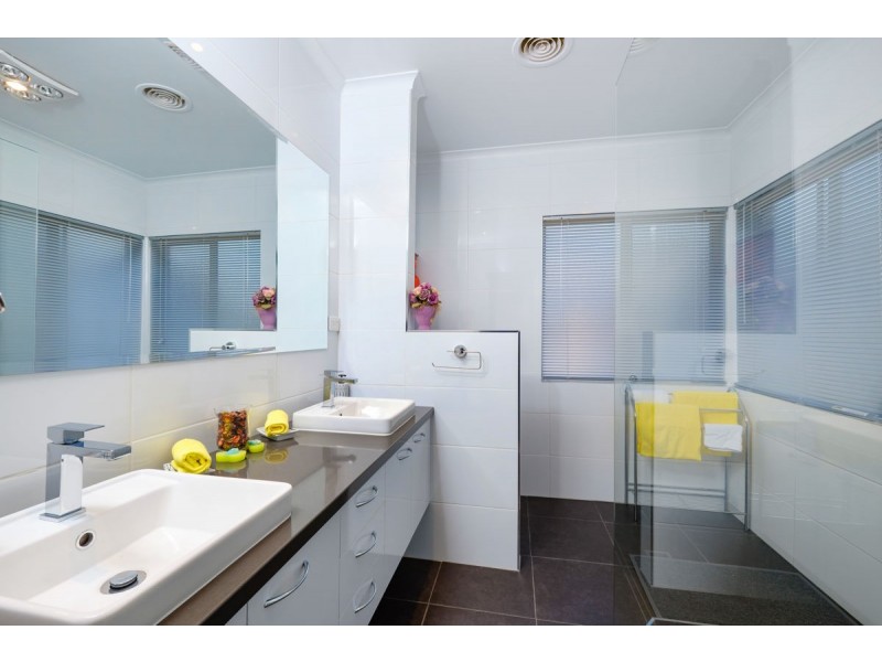 4 Allambie Road, Thurgoona NSW 2640