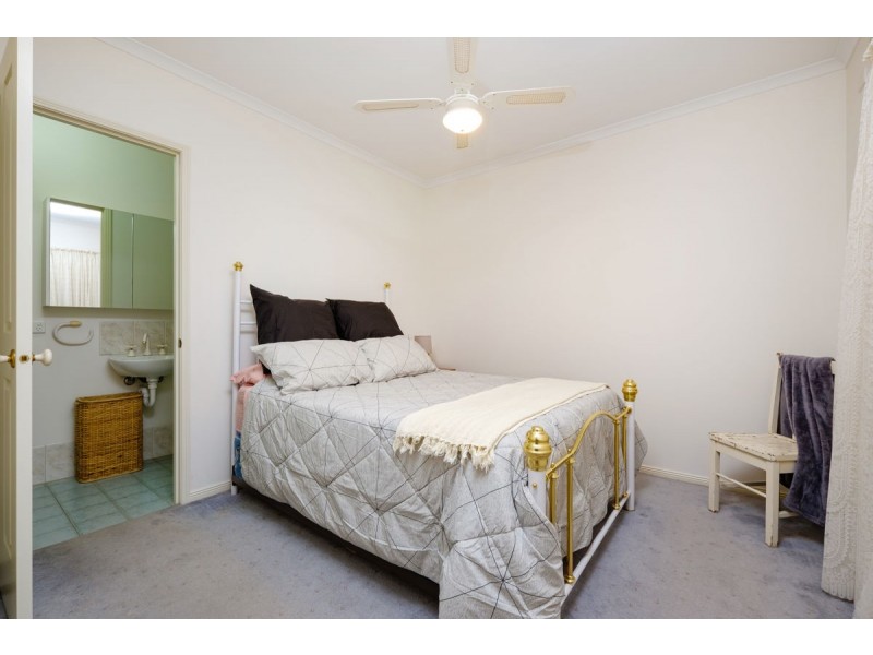 4 Allambie Road, Thurgoona NSW 2640