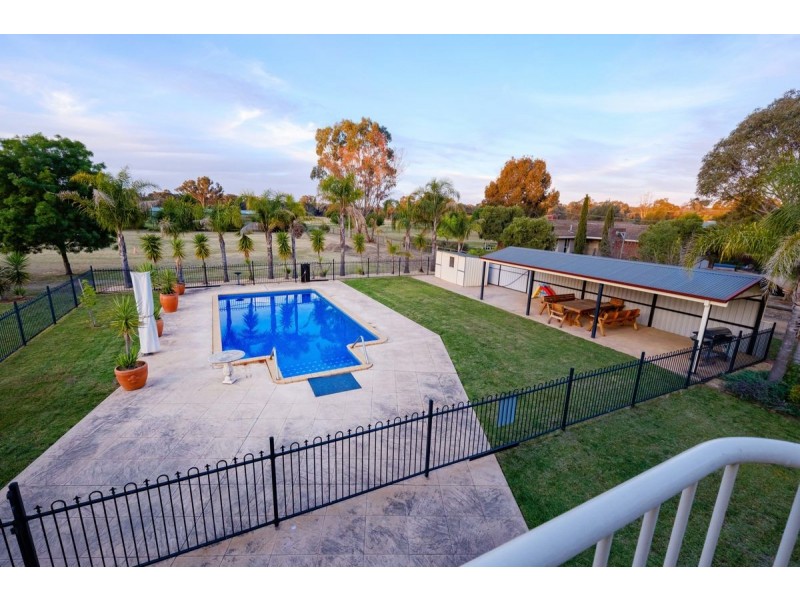 4 Allambie Road, Thurgoona NSW 2640