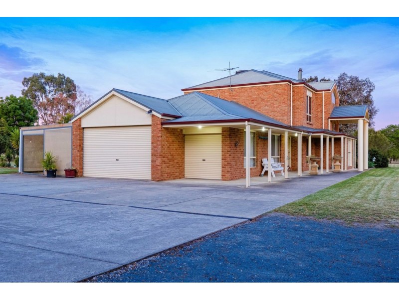 4 Allambie Road, Thurgoona NSW 2640