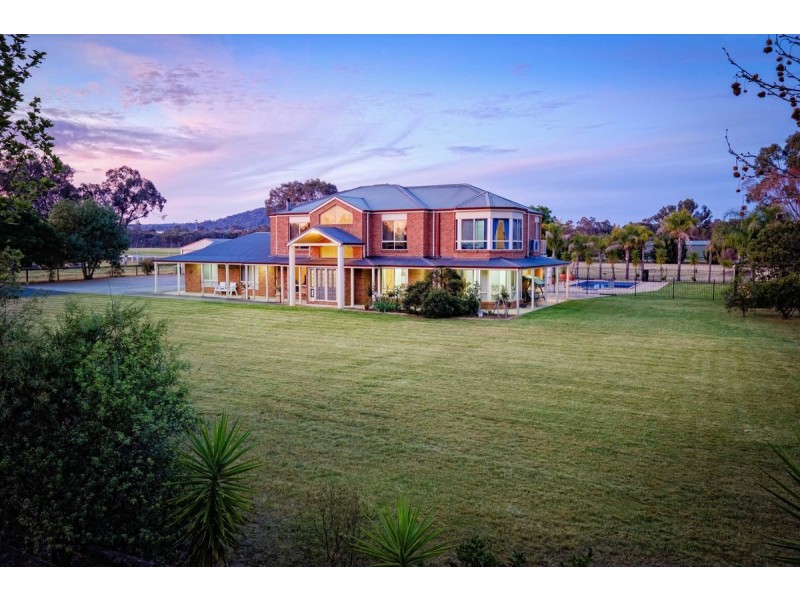4 Allambie Road, Thurgoona NSW 2640