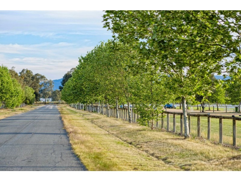 4 Allambie Road, Thurgoona NSW 2640
