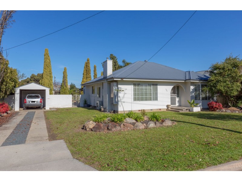 395 Nowland Avenue, Lavington NSW 2641