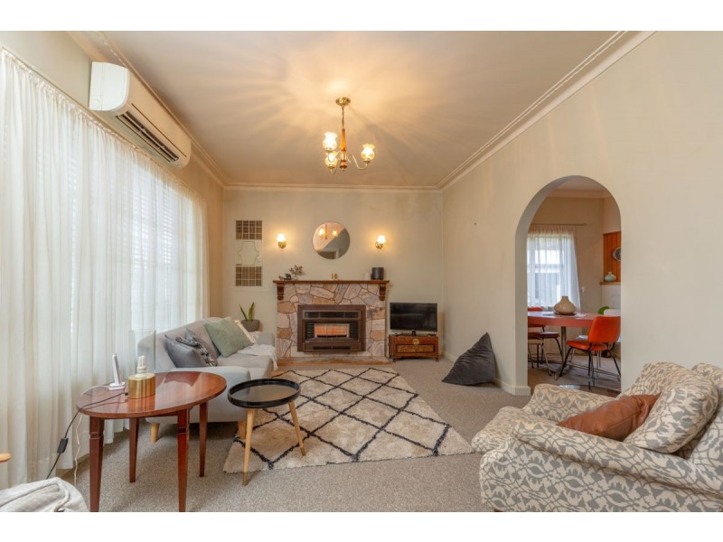 395 Nowland Avenue, Lavington NSW 2641